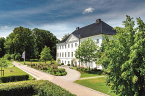 Schlossgut Gross Schwansee, Kalkhorst